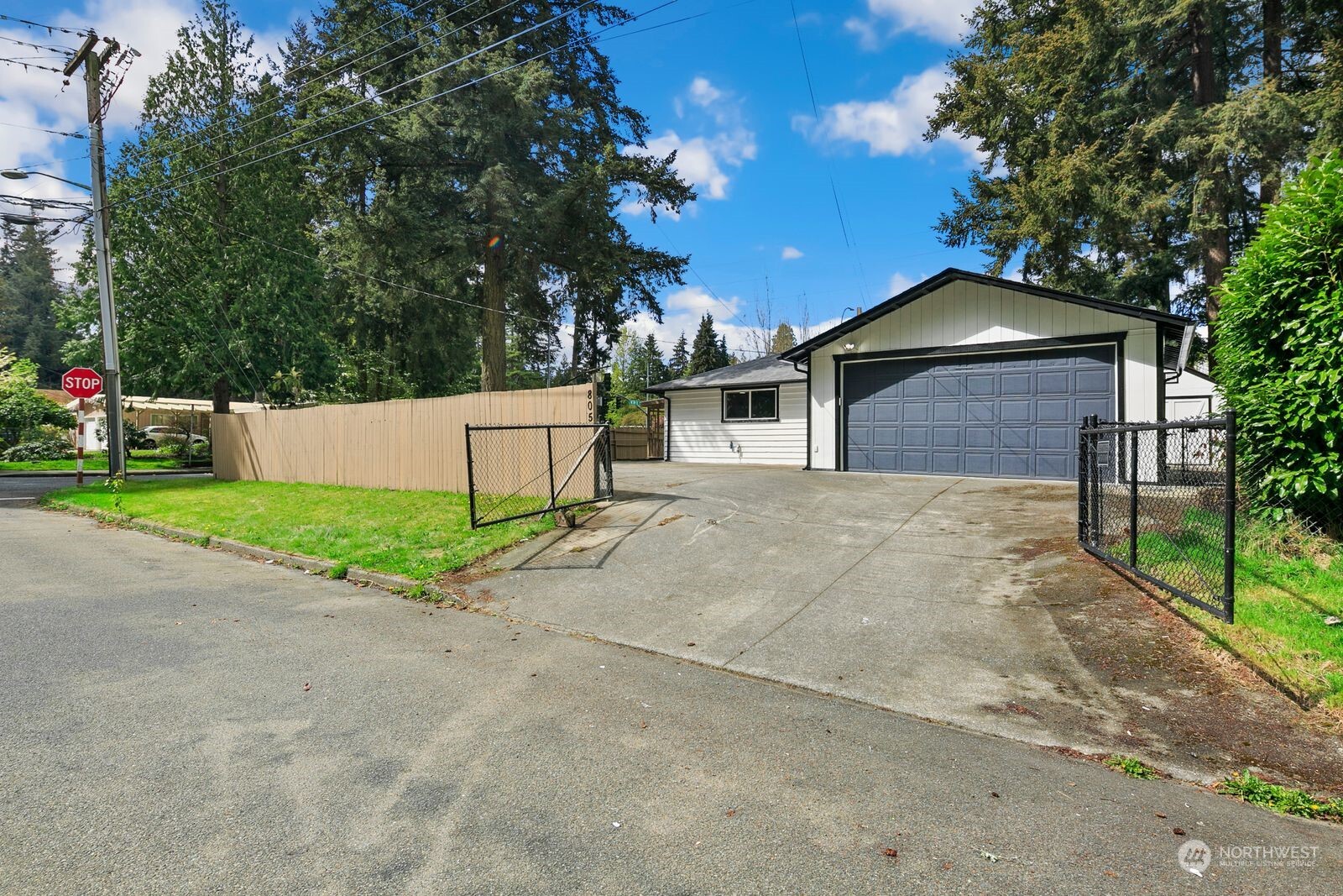 164th Pl, Bellevue, WA 98008
