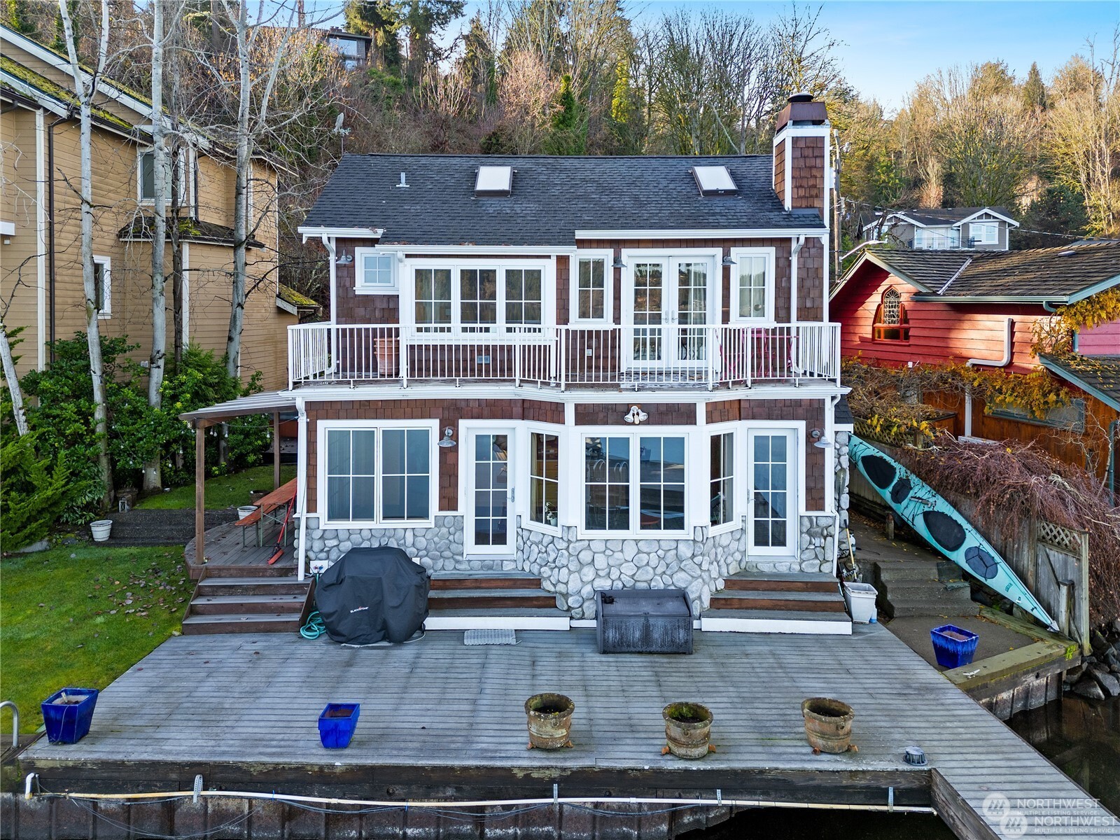 Edgewater Ln, Seattle, WA 98125