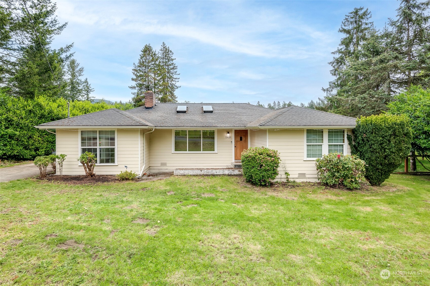 Lake Kathleen Dr, Renton, WA 98059