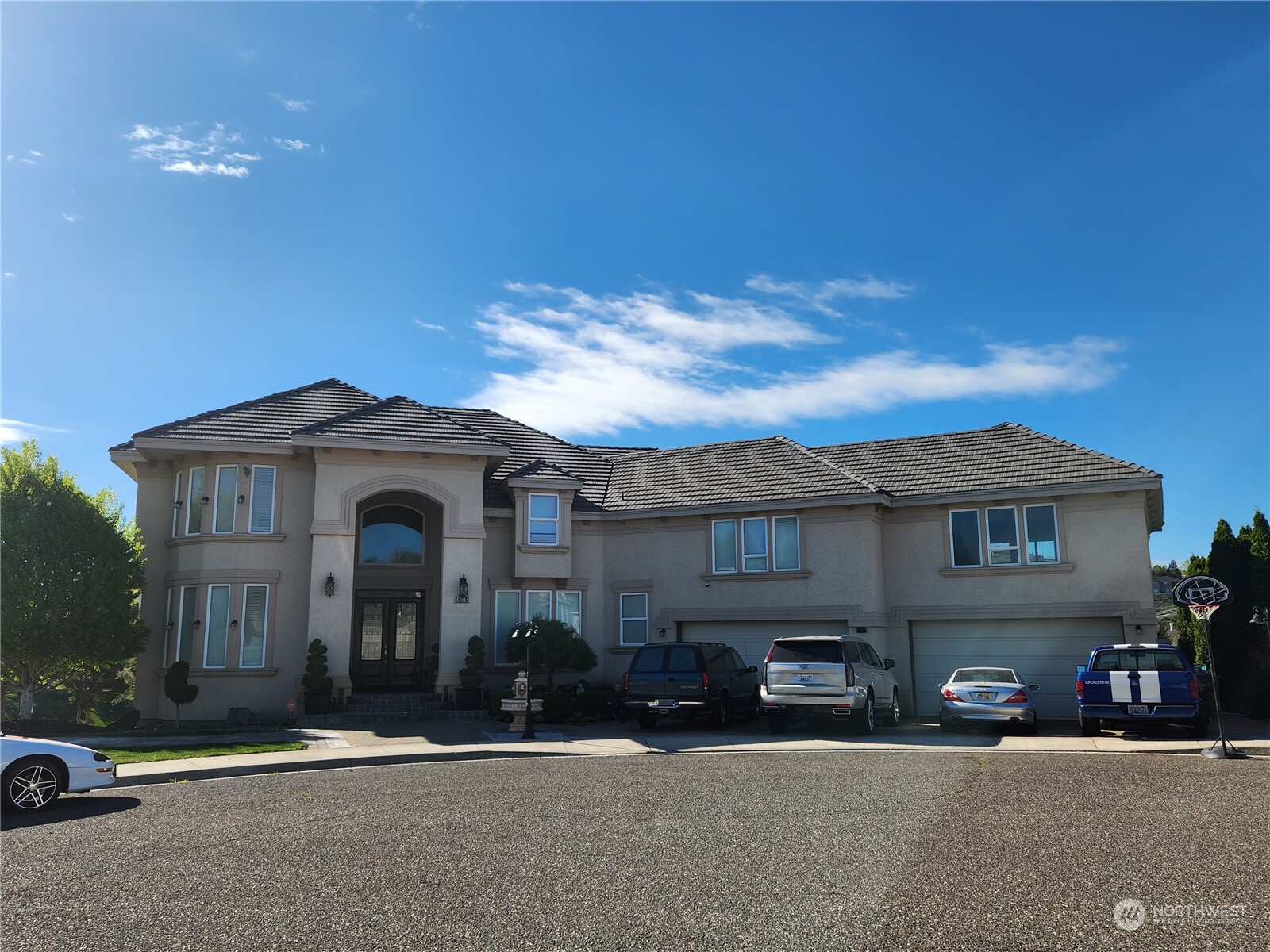 35th Ct, Kennewick, WA 99337
