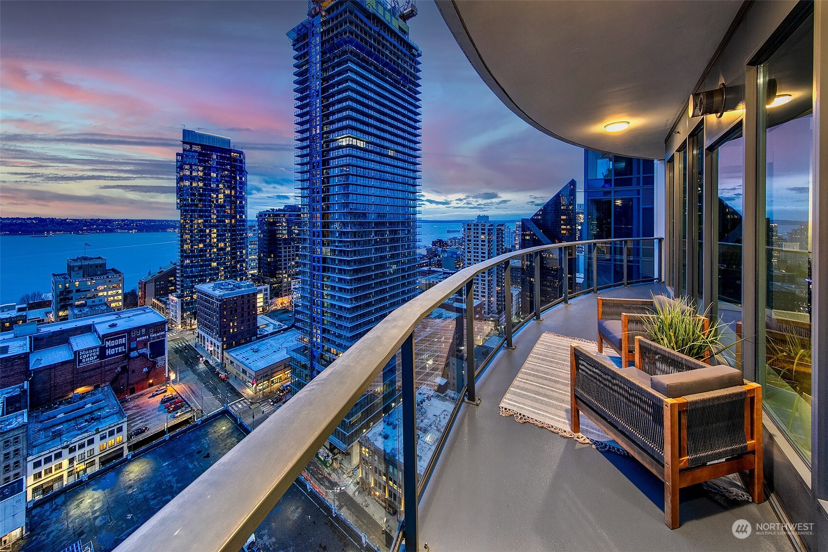 4th Ave, Seattle, WA 98101